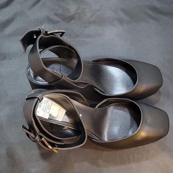 BRAND NEW DKNY BARRA LEATHER PLATFORM ANKLE WRAP PUMPS - Picture 6 of 13